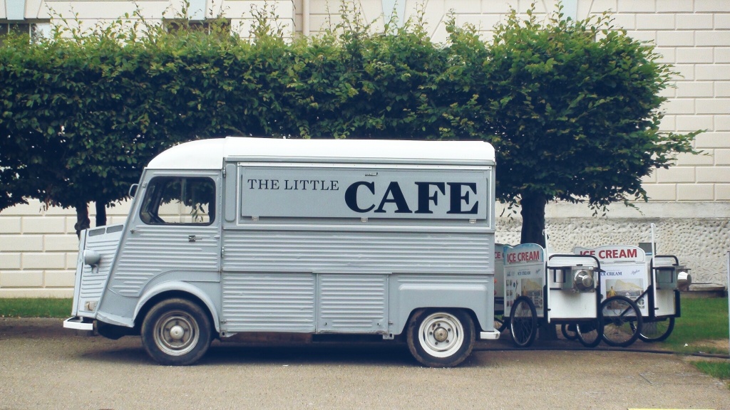 DHHQbqc0RrWVf0uDNe5E_The Litte Cafe